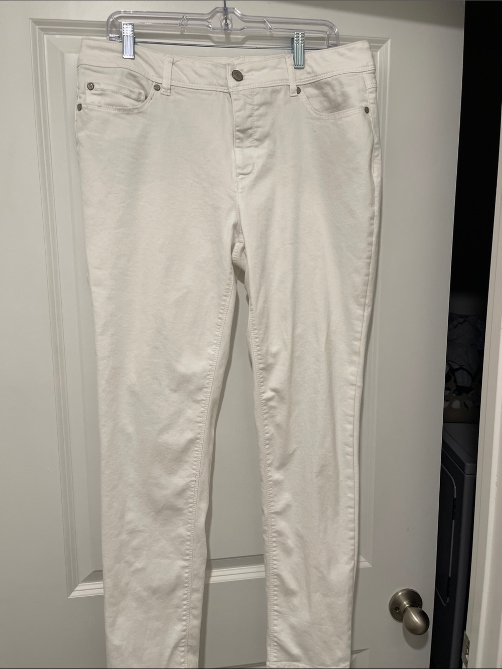 Classic White Jeans — Slim Stretch Fit